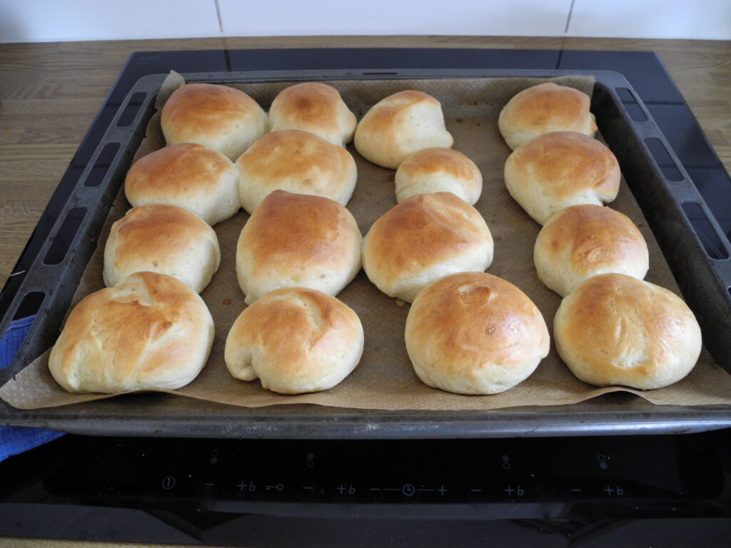 Leckere semlor zu Fasching. Schwedisch kochen und backen.