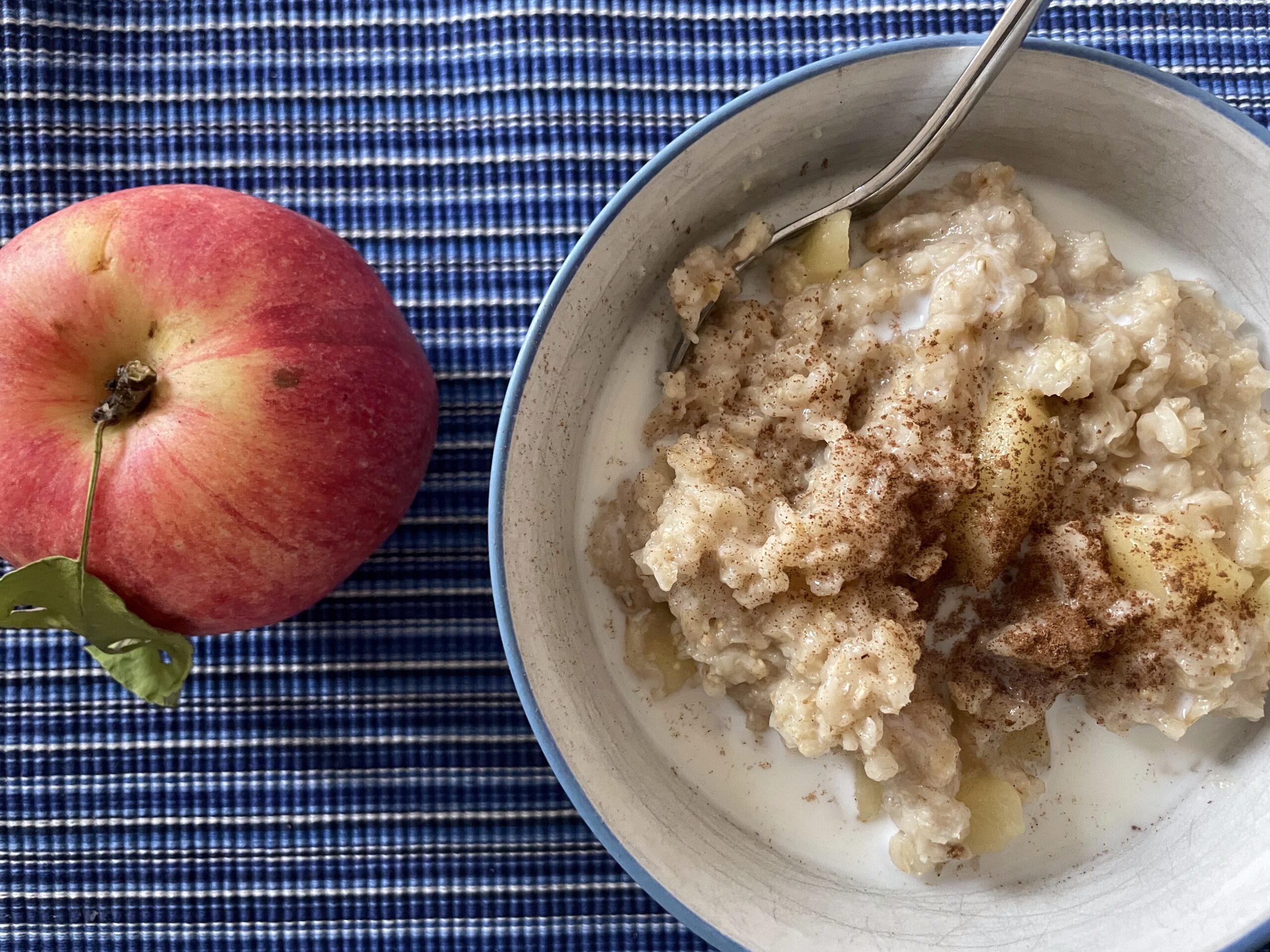 Havregröt med äpple – schwedische Frühstücksgrütze