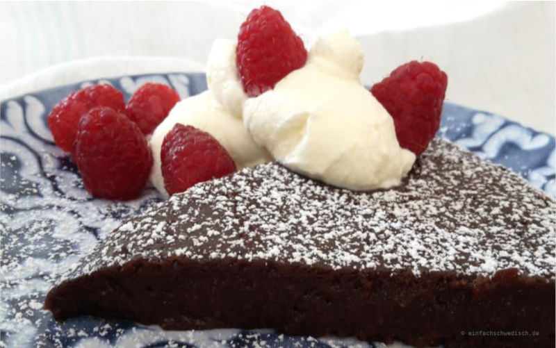 Kladdkaka – klebriger Schokokuchen